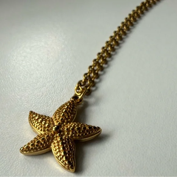 GOLD TONE Starfish Pendant Necklace - Picture 3 of 6